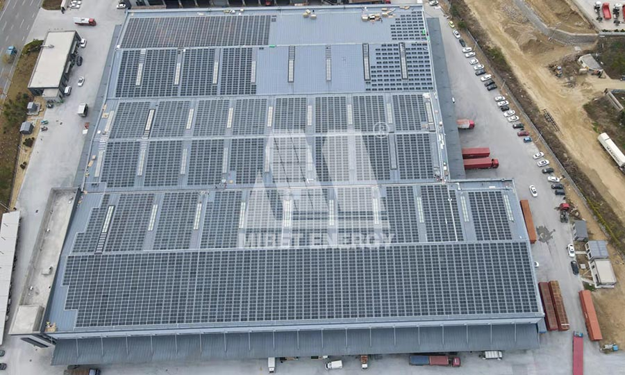 山東濟南彩鋼瓦屋頂光伏系統(tǒng)項目 2.4MW